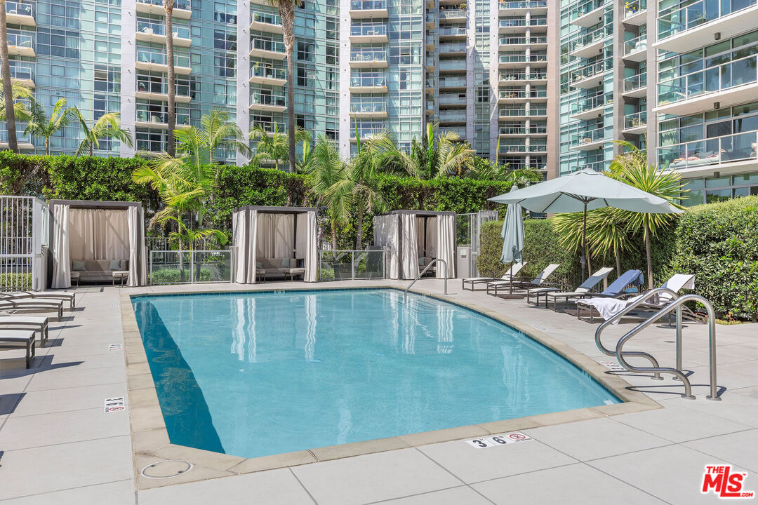 13650 Marina Pointe Dr Unit: 1509