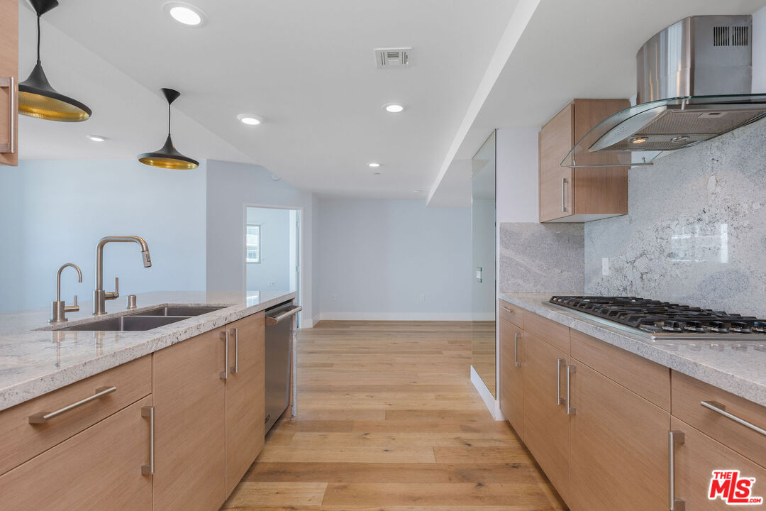 13650 Marina Pointe Dr Unit: 1509