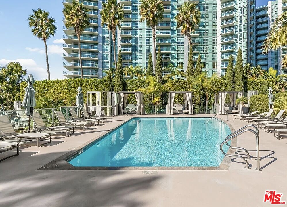13650 Marina Pointe Dr Unit: 1509