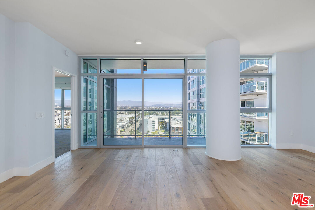 13650 Marina Pointe Dr Unit: 1509