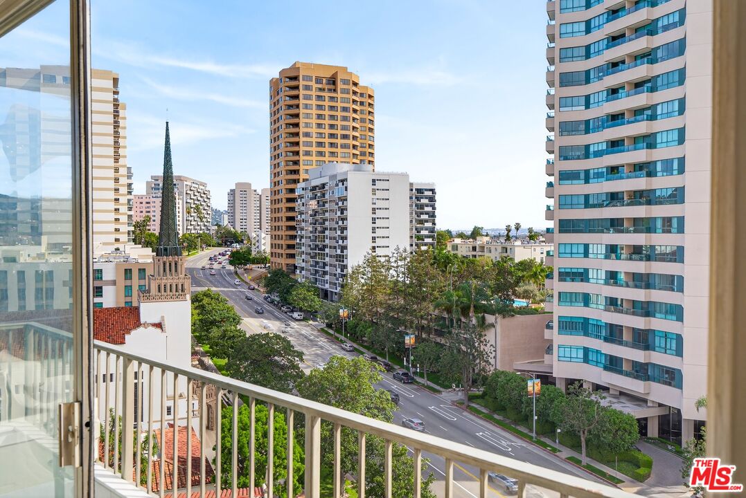 10501 Wilshire Blvd Unit: 1005