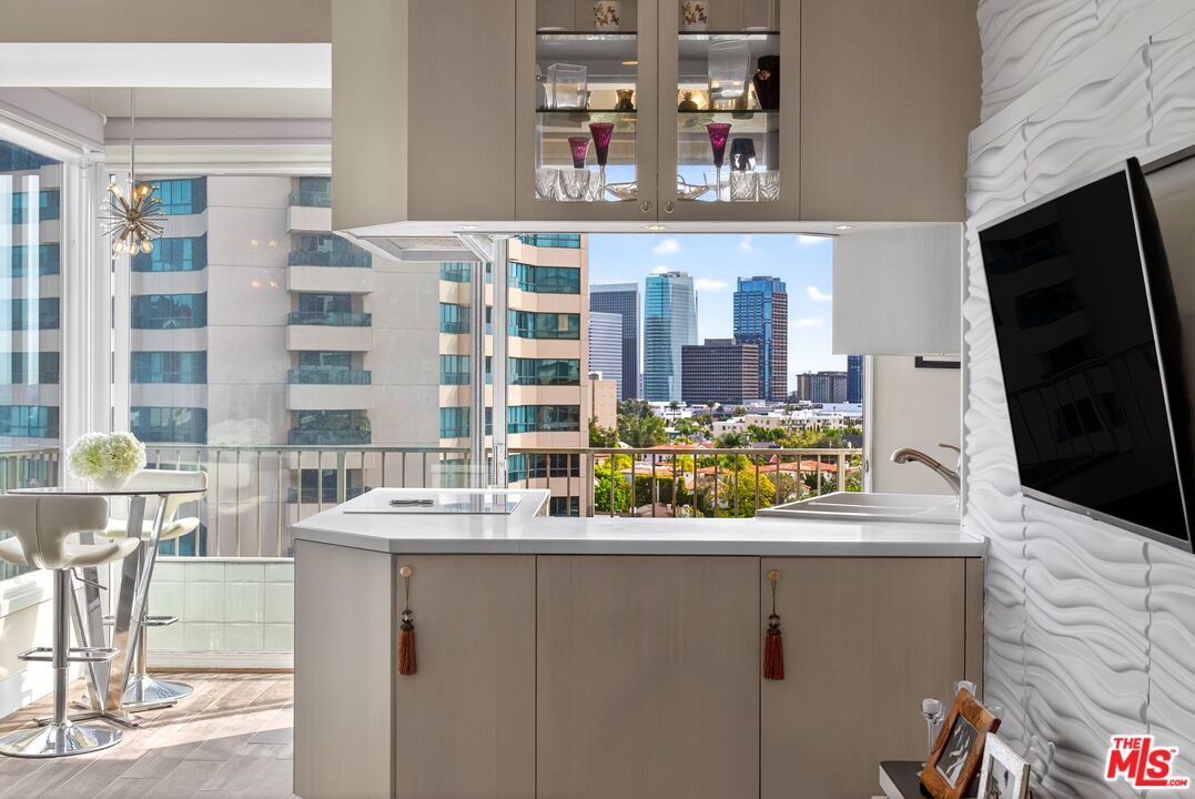 10501 Wilshire Blvd Unit: 1005