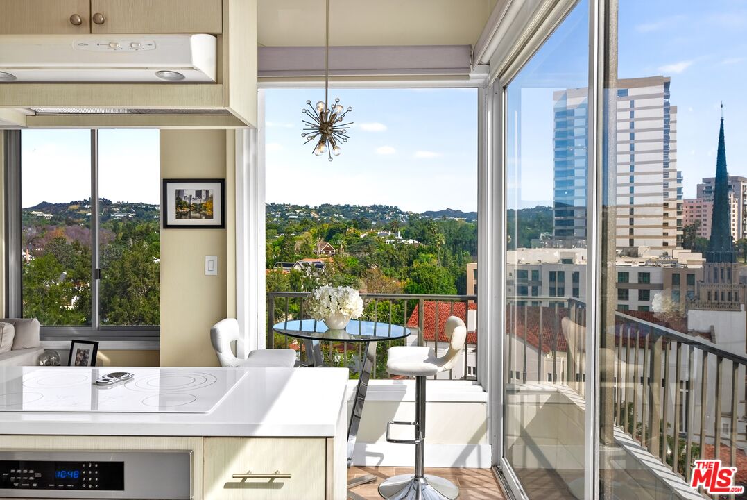 10501 Wilshire Blvd Unit: 1005