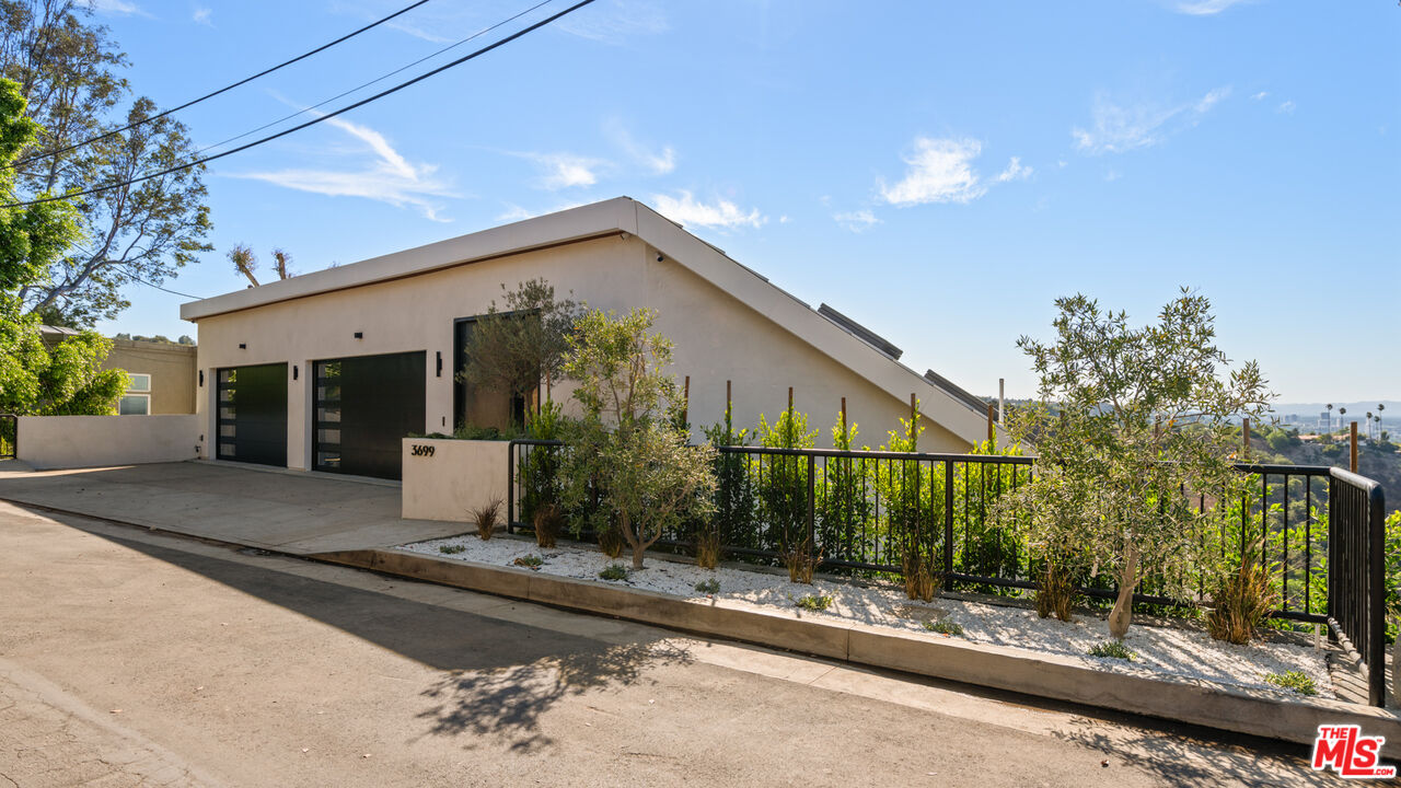 3699 Alta Mesa Dr