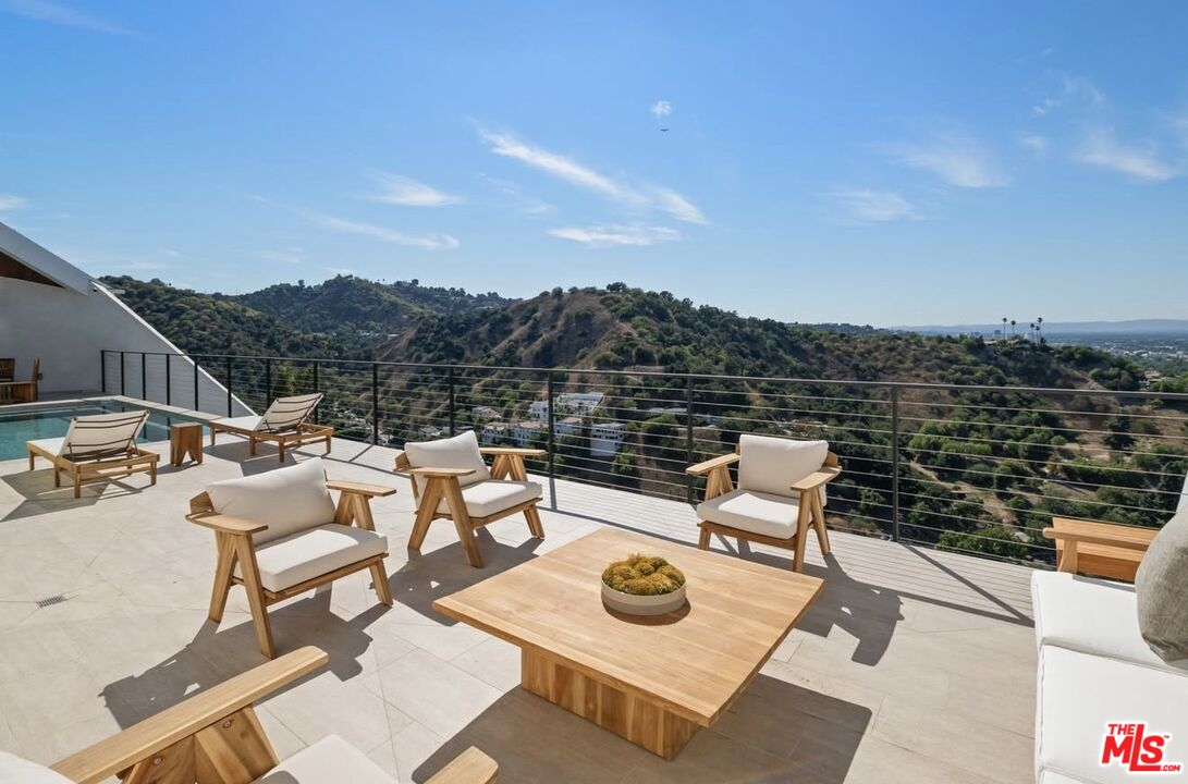 3699 Alta Mesa Dr