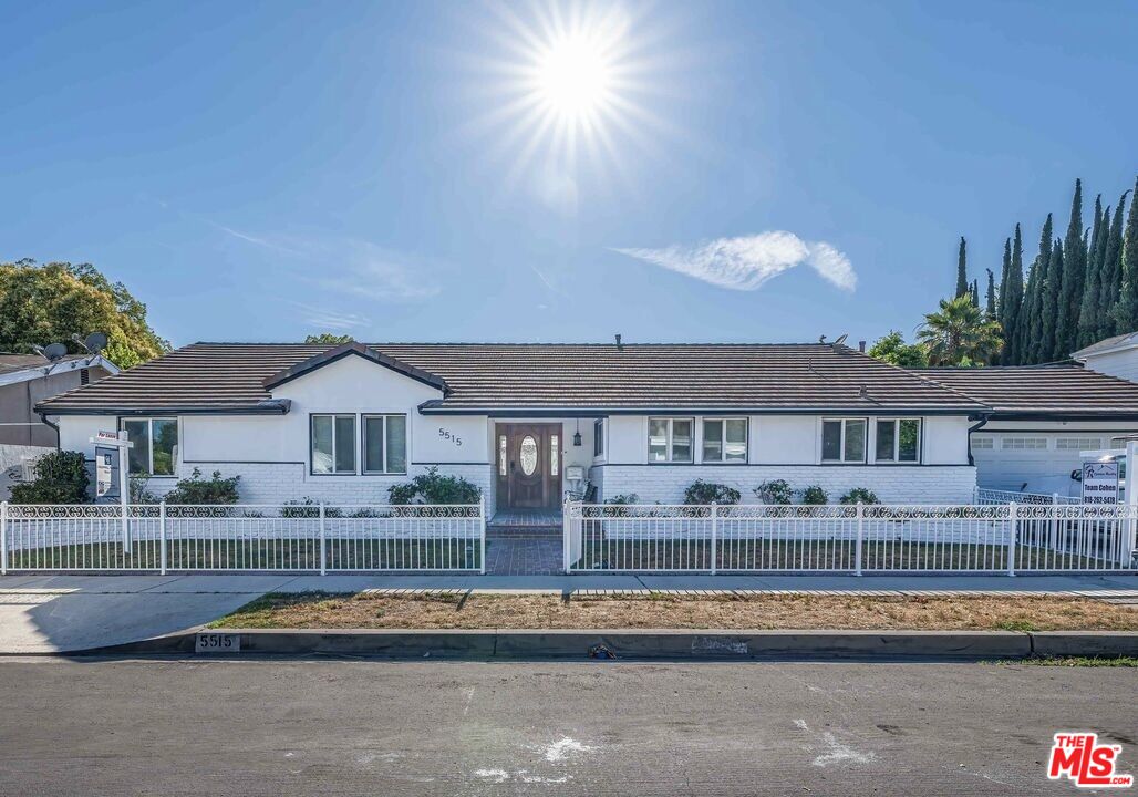 5515 Longridge Ave