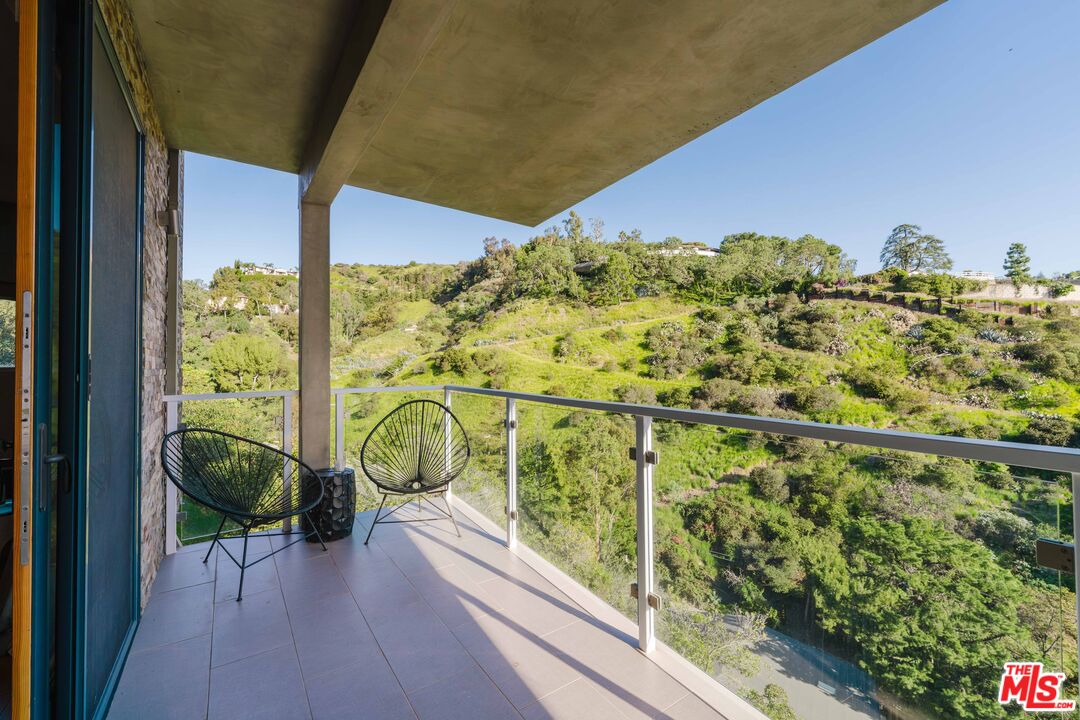 10110 Cielo Dr