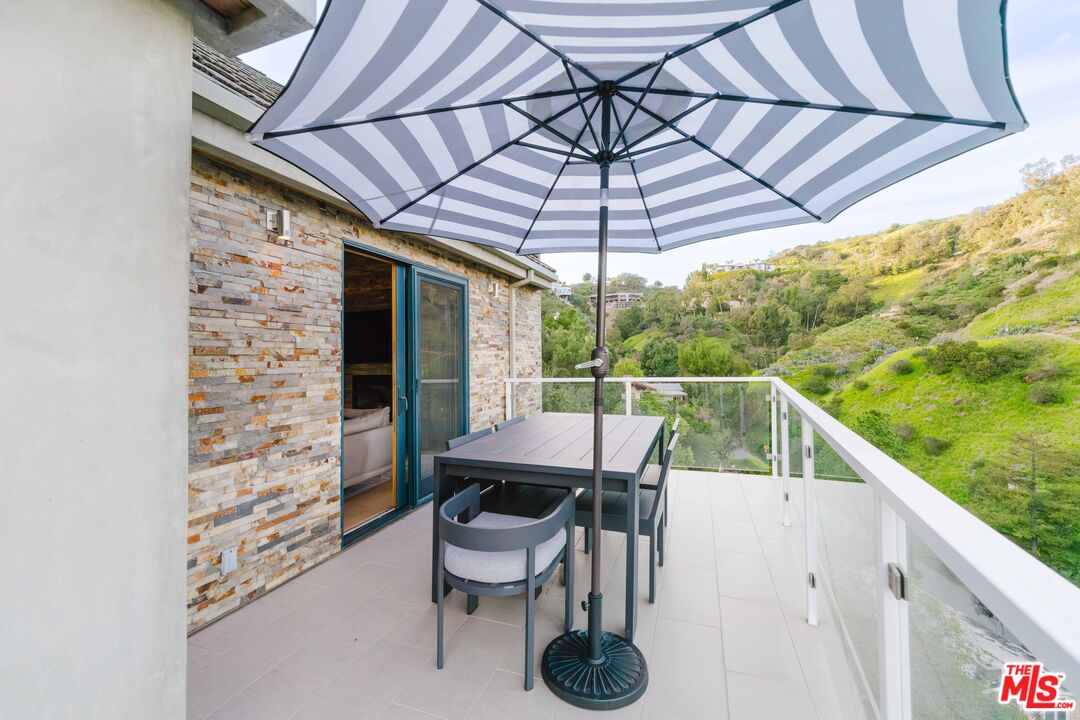 10110 Cielo Dr