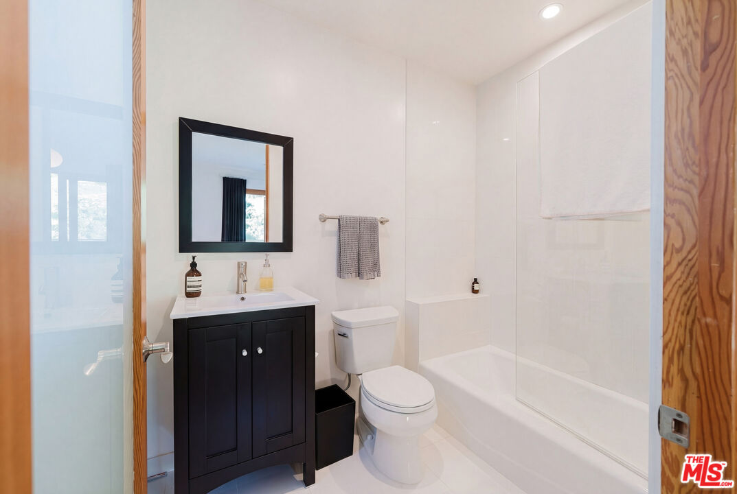 10110 Cielo Dr