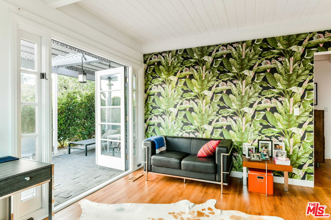 7107 Pacific View Dr
