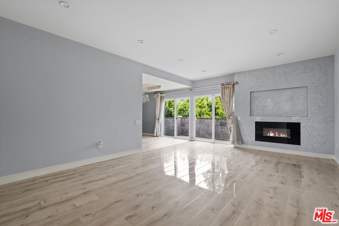 5534 Sylmar Ave Unit: 7