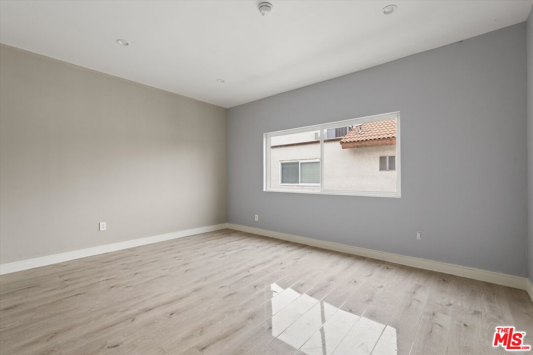 5534 Sylmar Ave Unit: 7