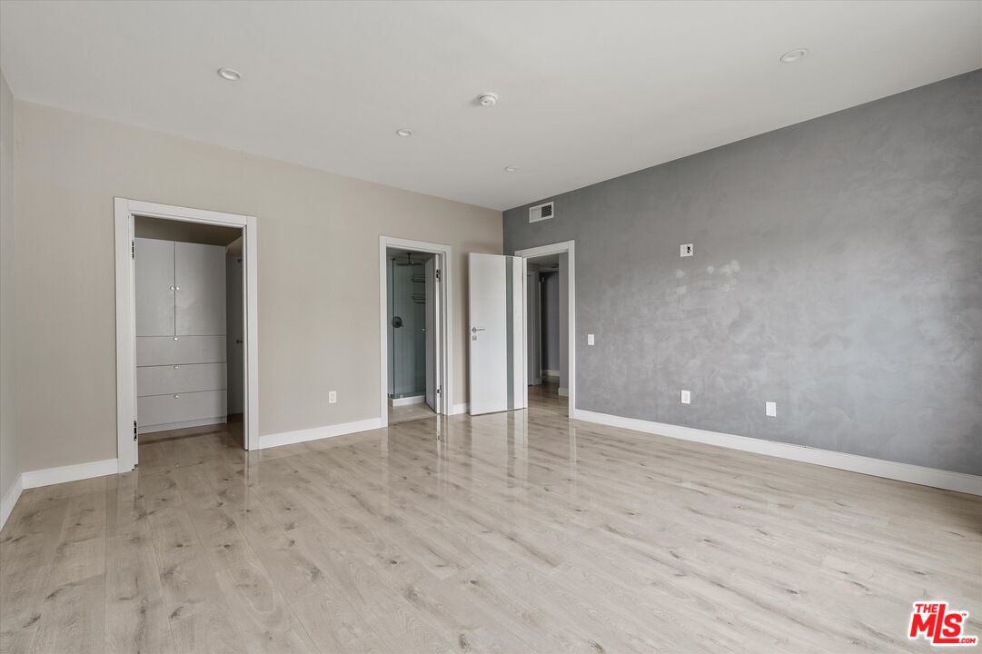 5534 Sylmar Ave Unit: 7