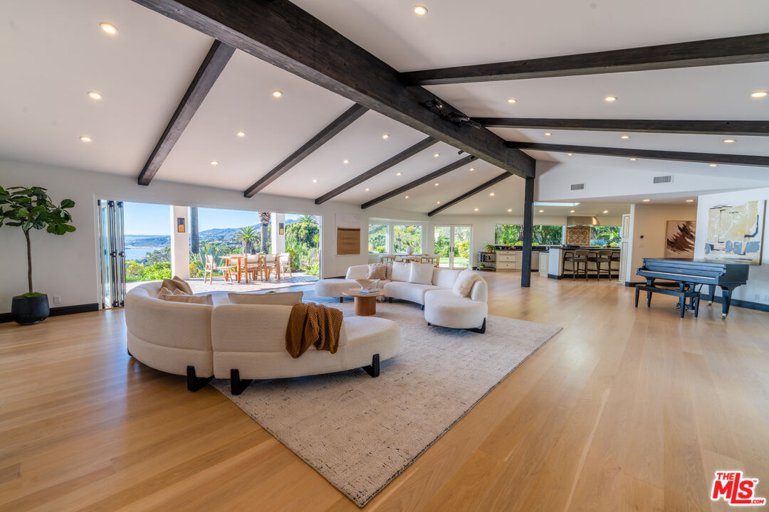 21607 Rambla Vista Dr