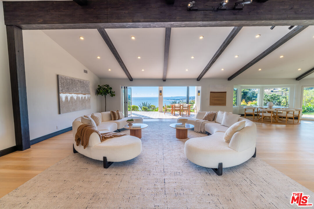 21607 Rambla Vista Dr