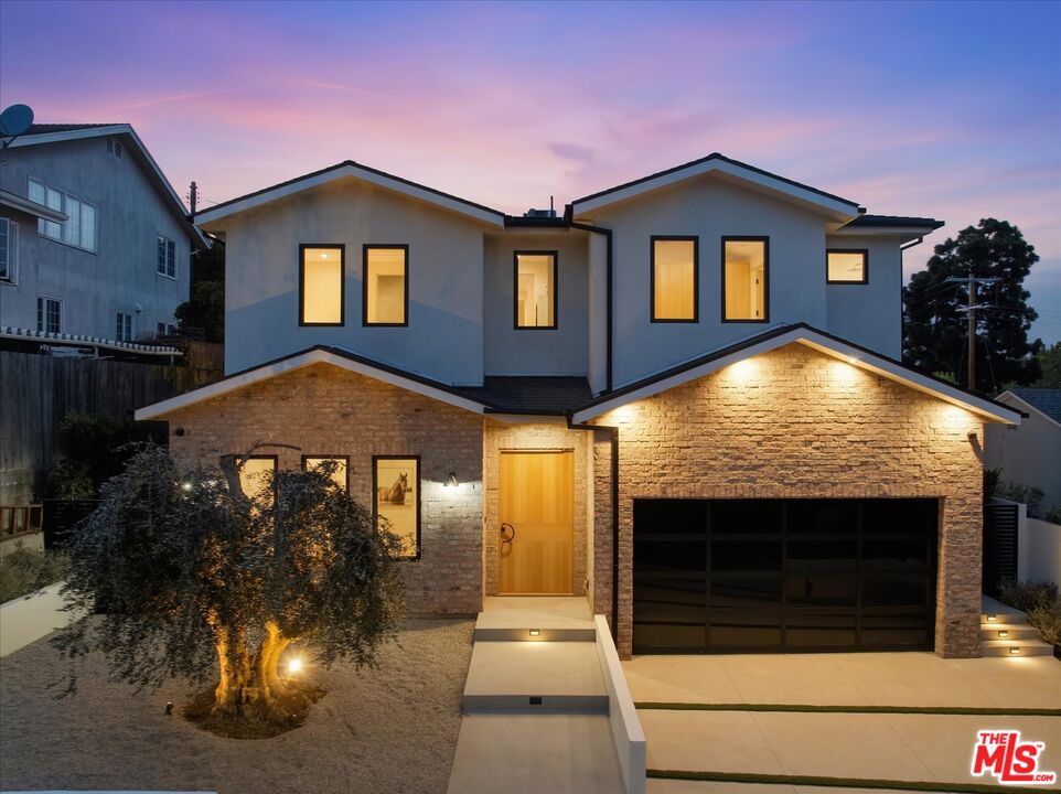 12007 Rose Ave