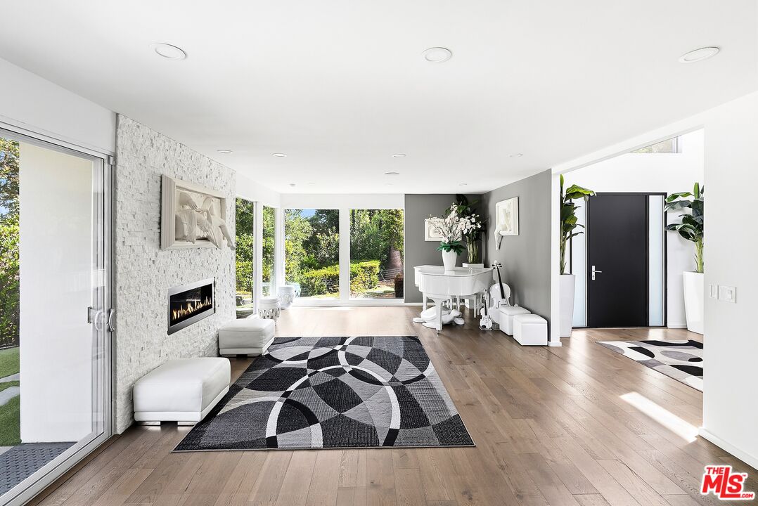 3371 Alana Dr