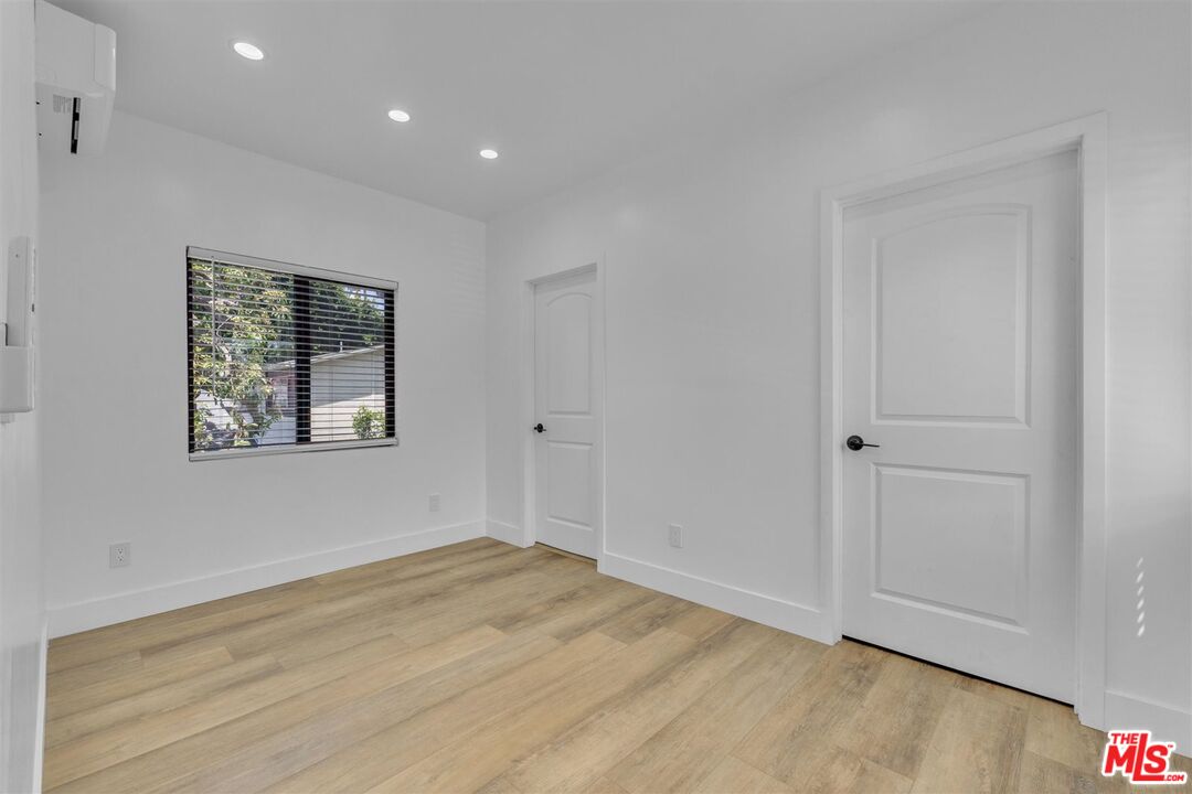 14121 Califa St