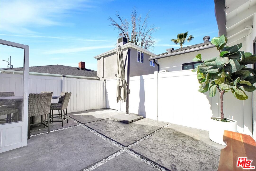 14644 Runnymede St