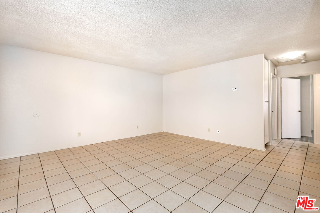 550 E Avenue H14