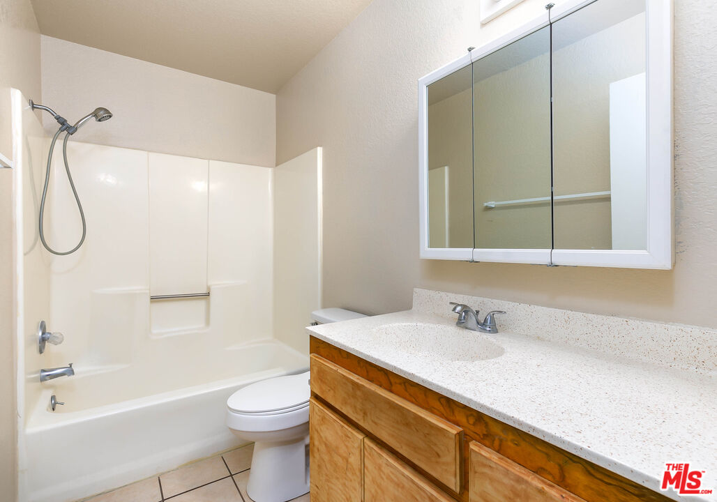 550 E Avenue H14