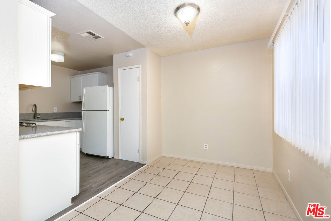 550 E Avenue H14