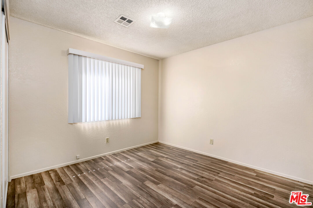 550 E Avenue H14