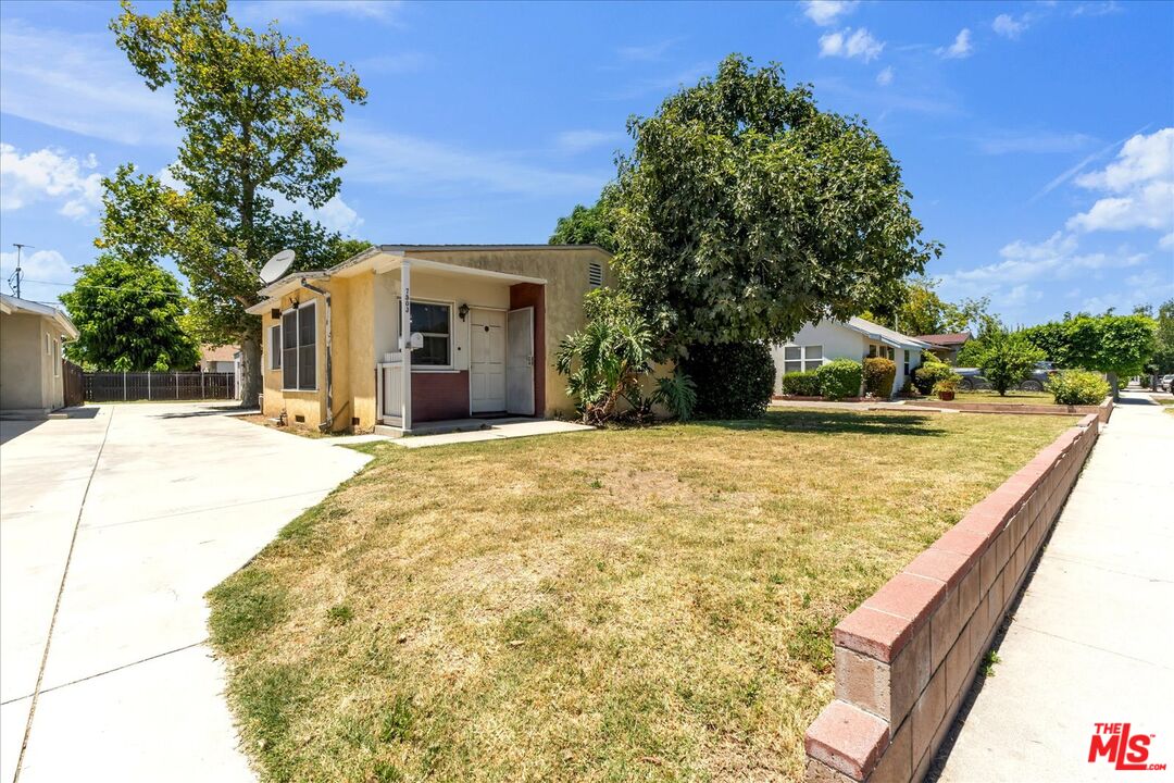 7503 White Oak Ave