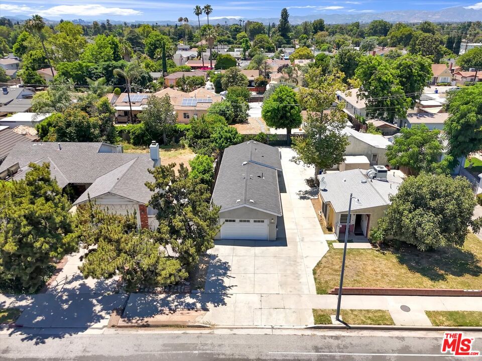 7503 White Oak Ave