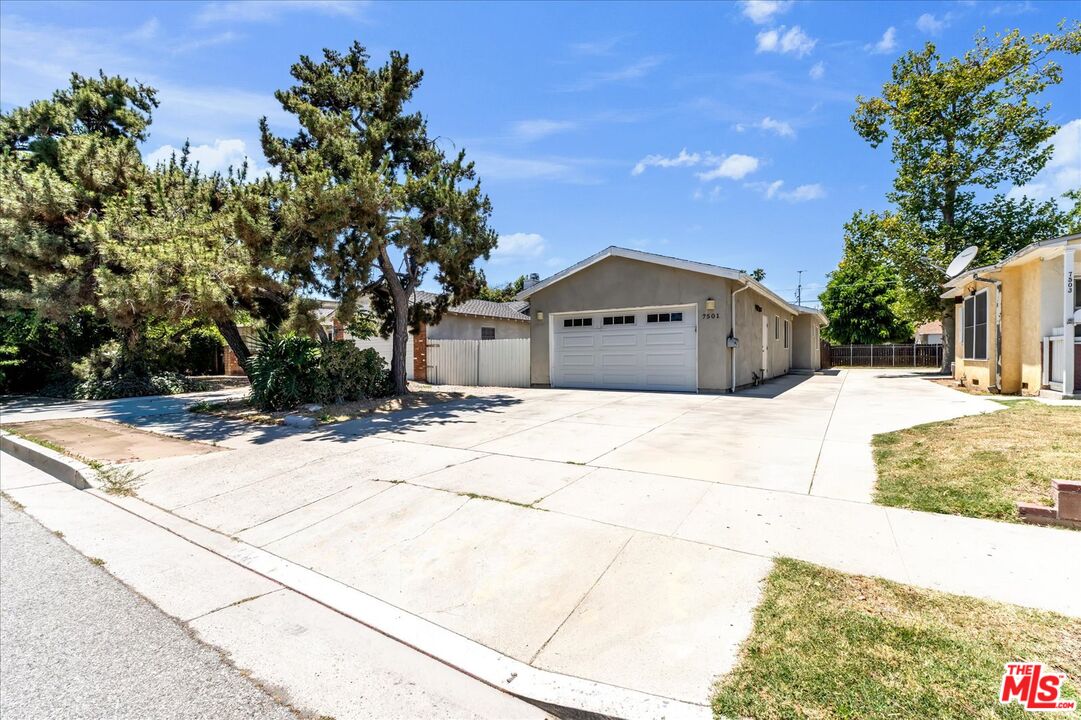 7503 White Oak Ave