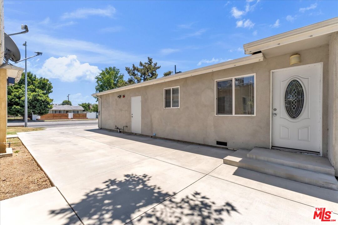 7503 White Oak Ave