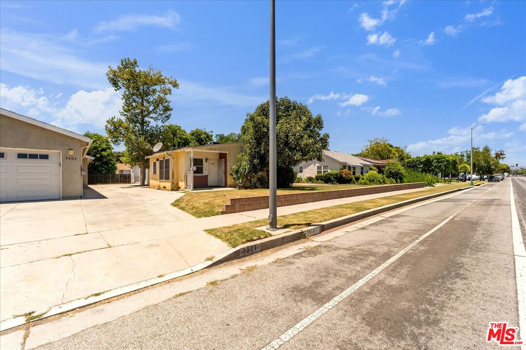 7503 White Oak Ave