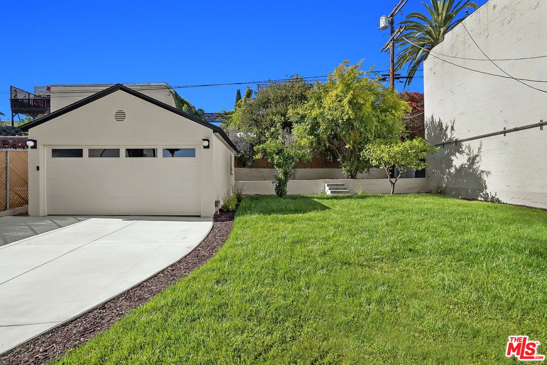 4325 Price St