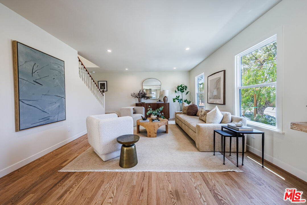 4325 Price St