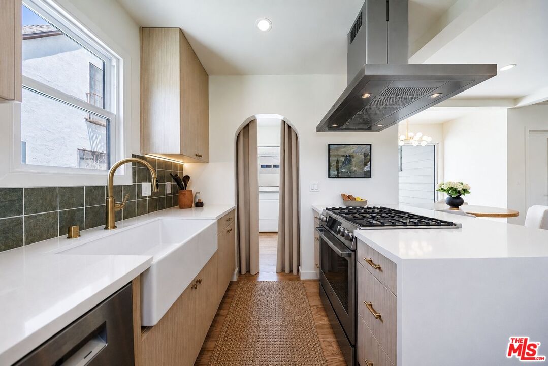 4325 Price St