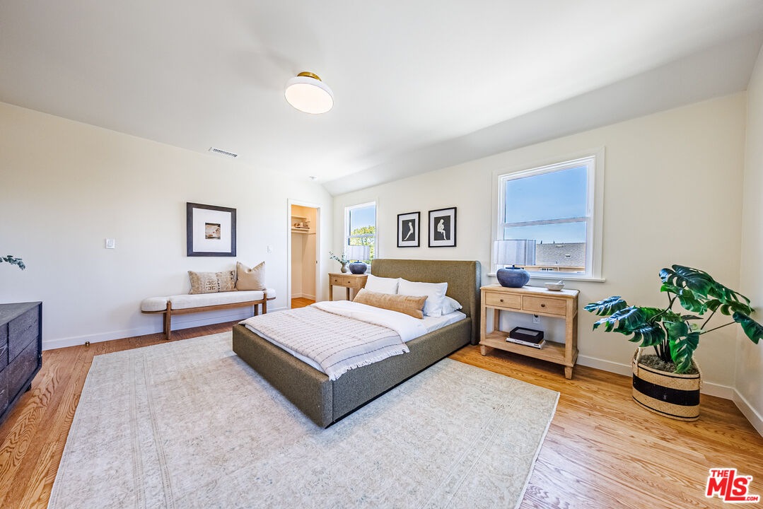 4325 Price St