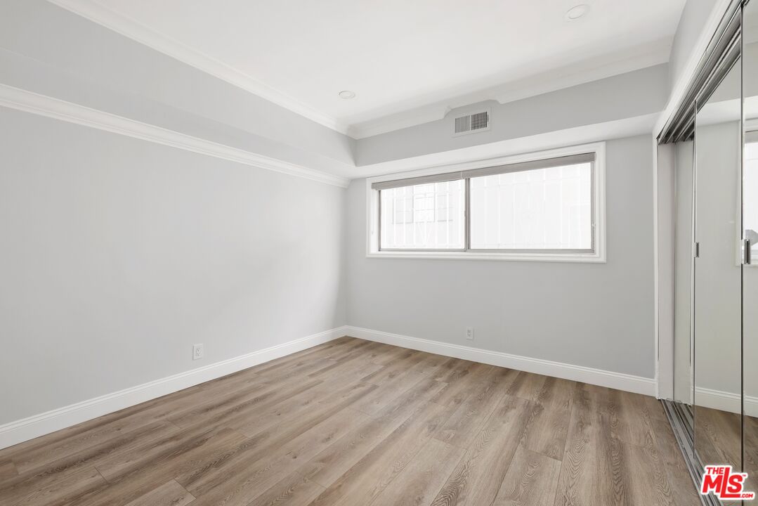 423 S Rexford Dr Unit: 106