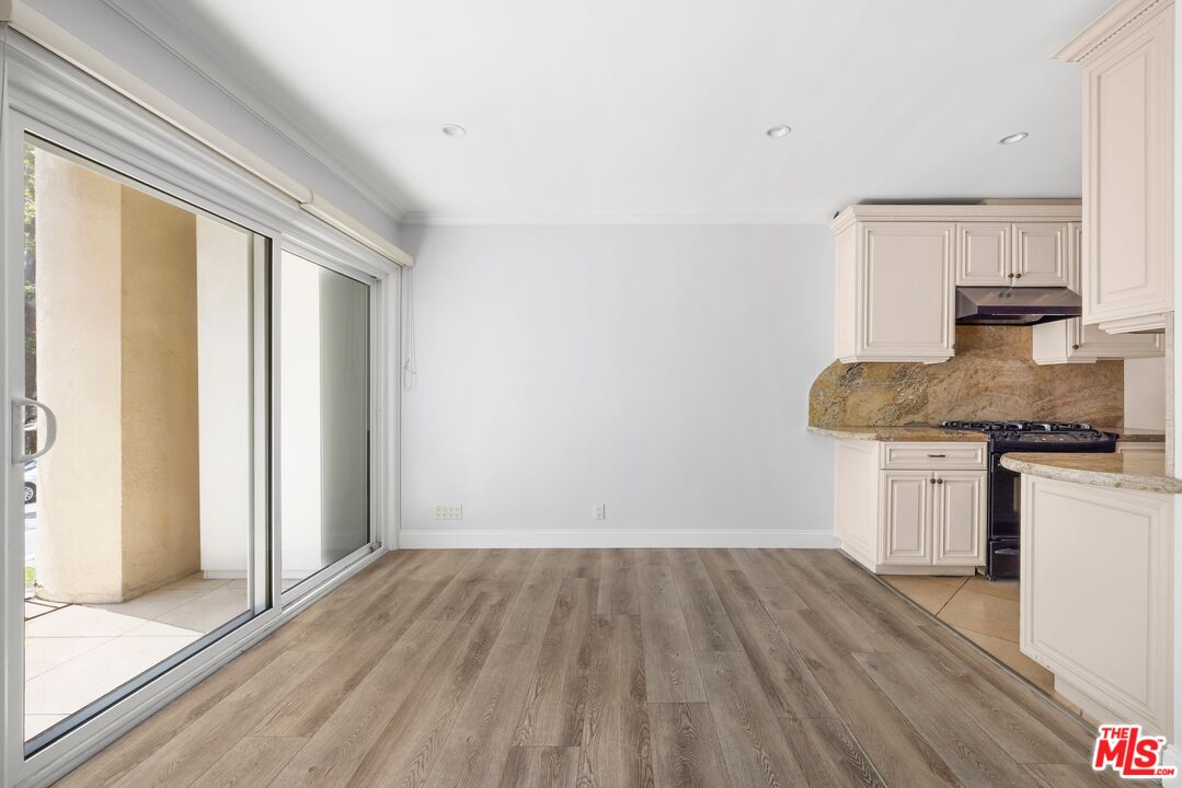 423 S Rexford Dr Unit: 106