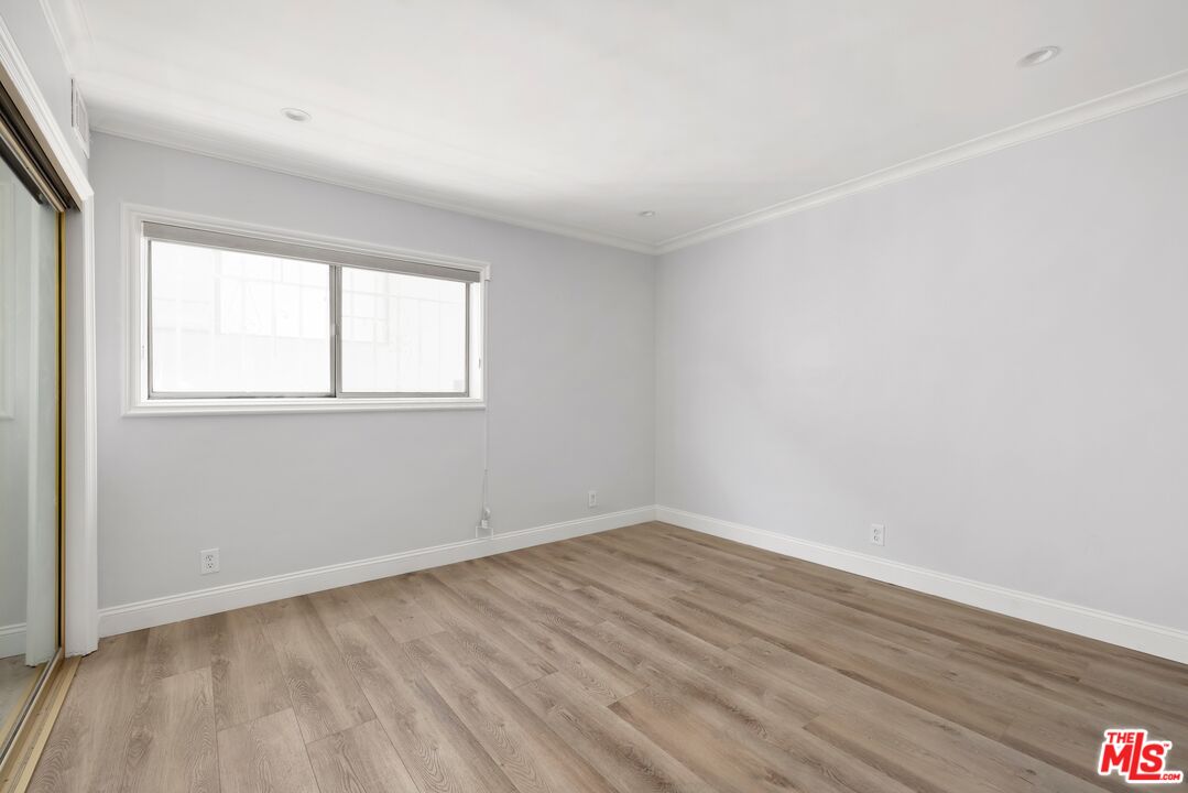 423 S Rexford Dr Unit: 106