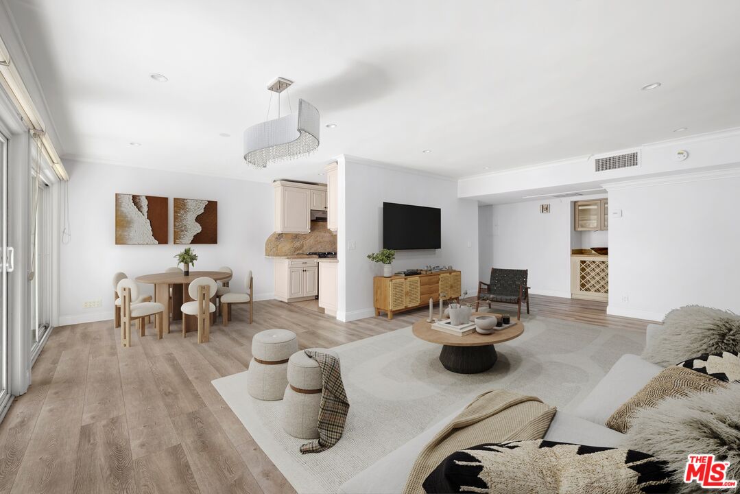 423 S Rexford Dr Unit: 106
