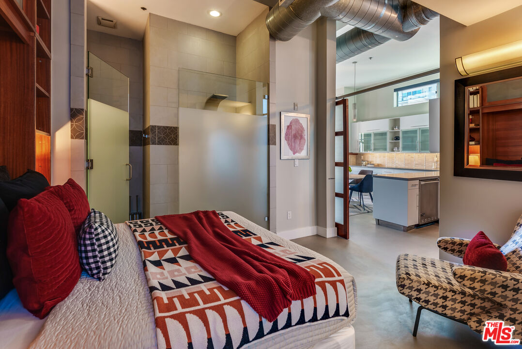 1152 N La Cienega Blvd Unit: 201