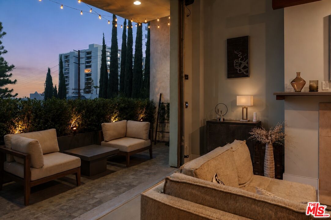 1152 N La Cienega Blvd Unit: 201