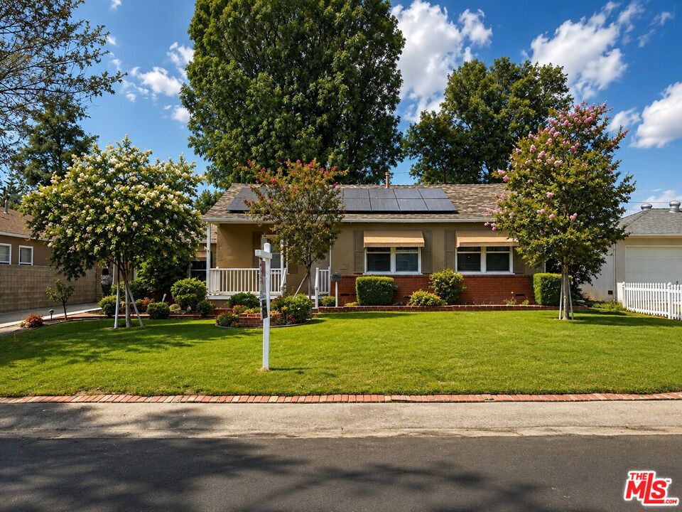 8433 Tunney Ave