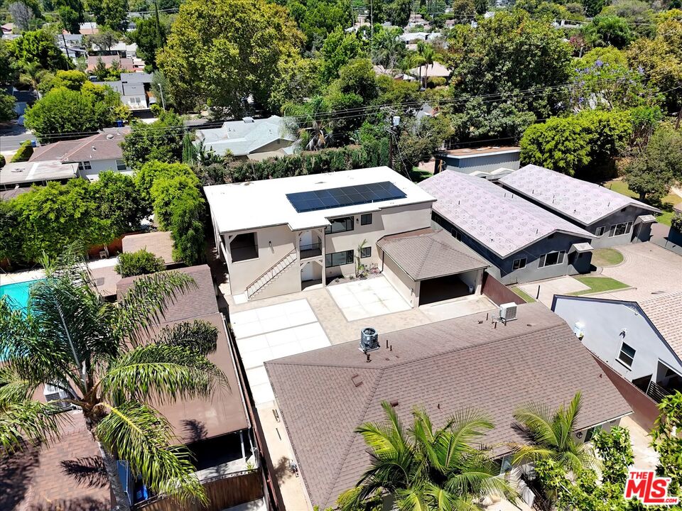 6913 Encino Ave Unit: Lower Unit