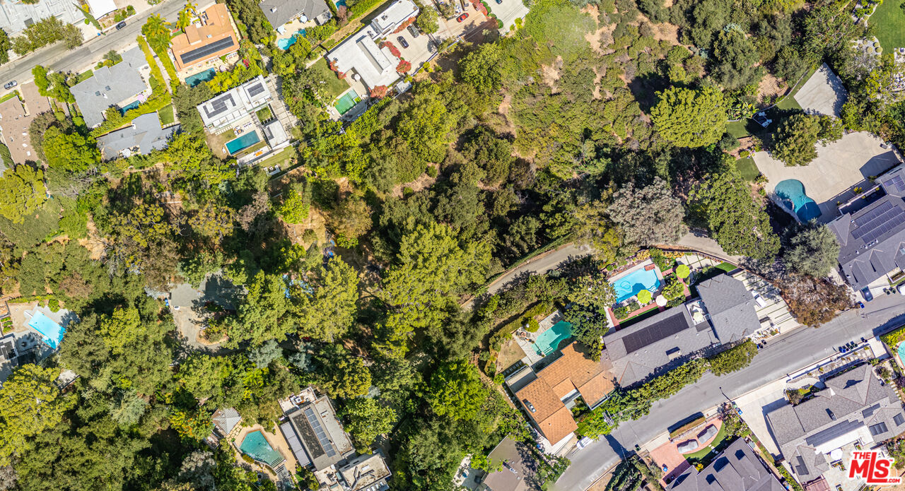 2509 Roscomare Rd