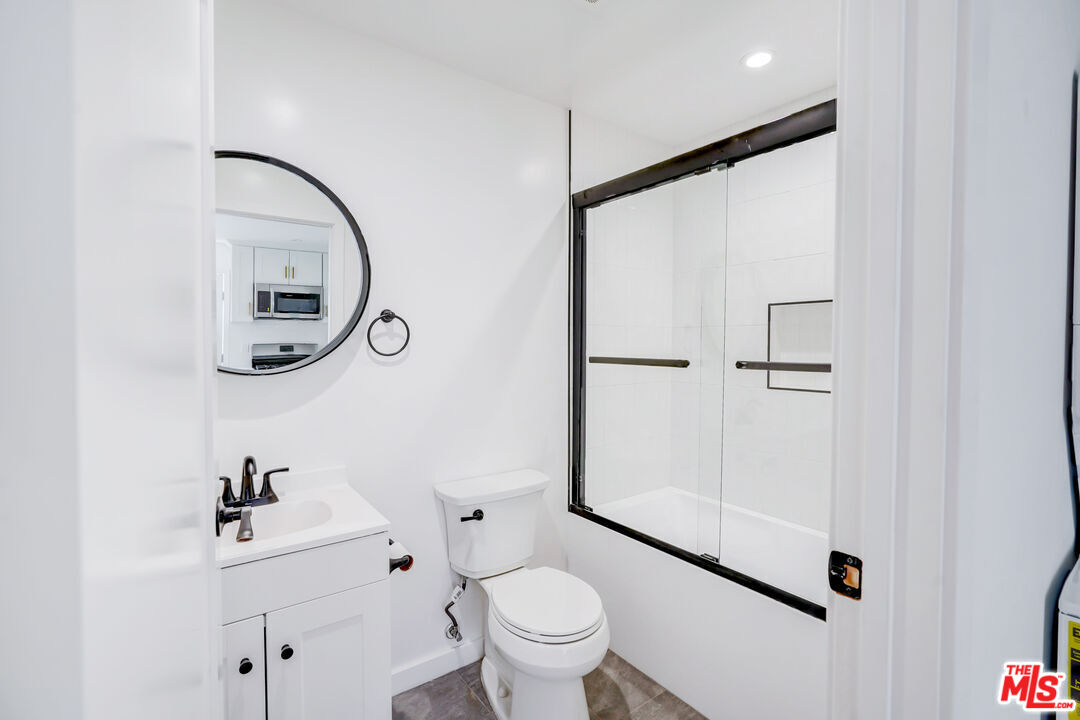 19924 Welby Way Unit: 1/2