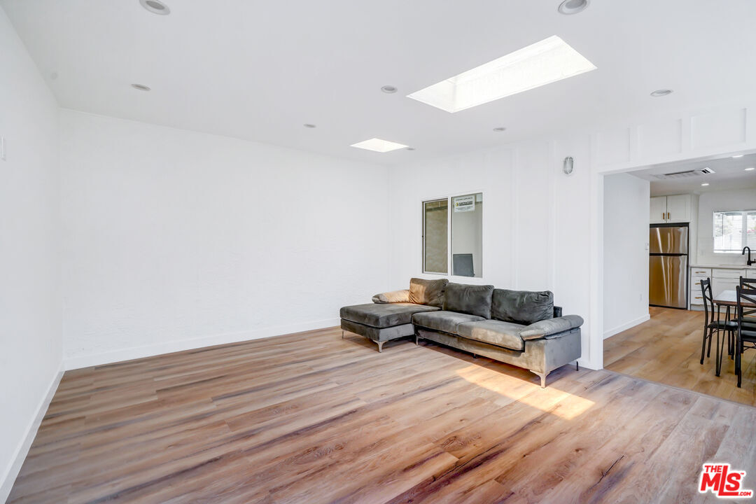 19924 Welby Way Unit: 1/2
