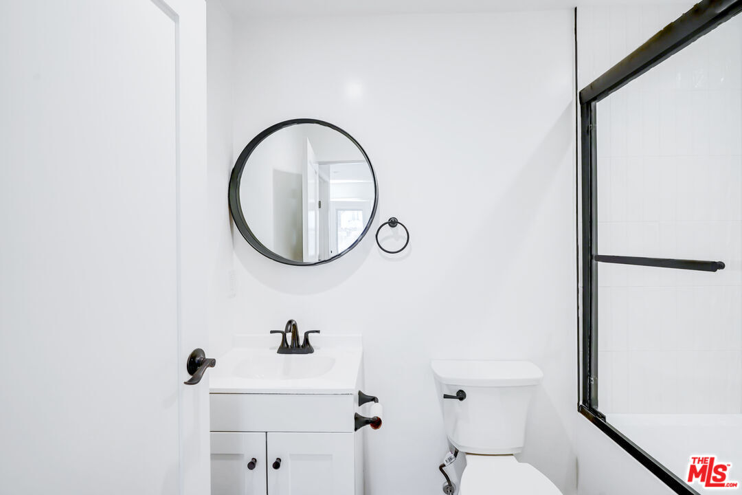 19924 Welby Way Unit: 1/2