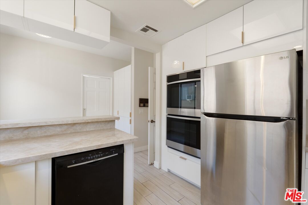 432 S Hamel Rd Unit: 201