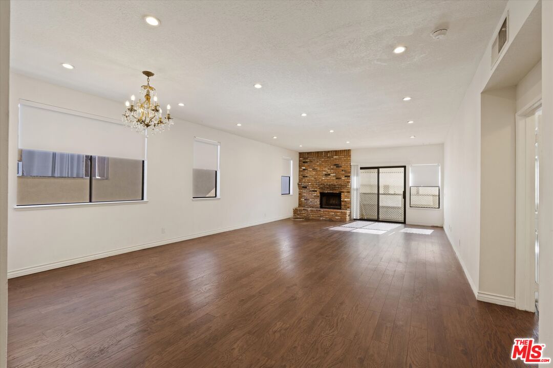 432 S Hamel Rd Unit: 201